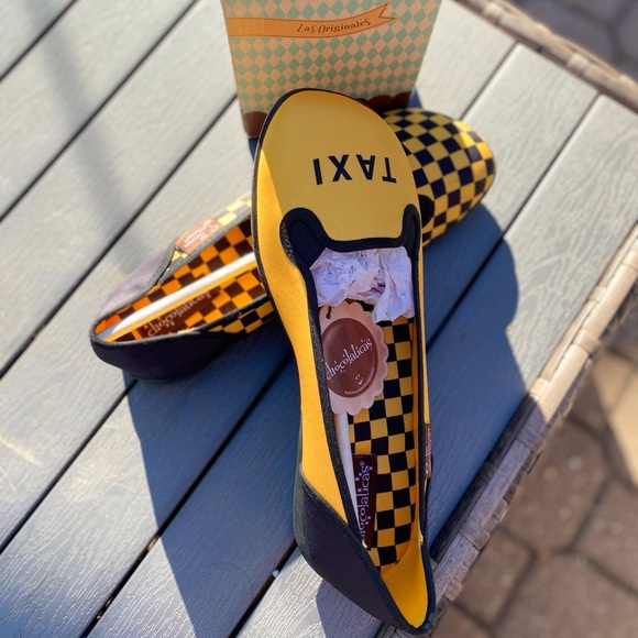 Hot Chocolate Design Chocolaticas Women's Slip-On Taxi Flats - Picture 7 of 7